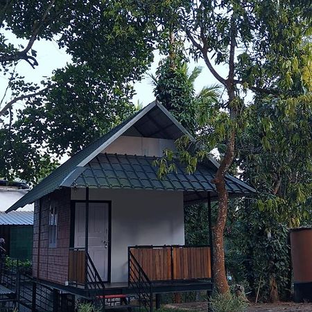 The Wayanad Club Hotel Sultan Bathery Exterior foto
