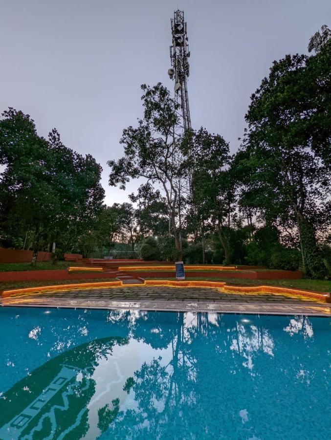 The Wayanad Club Hotel Sultan Bathery Exterior foto
