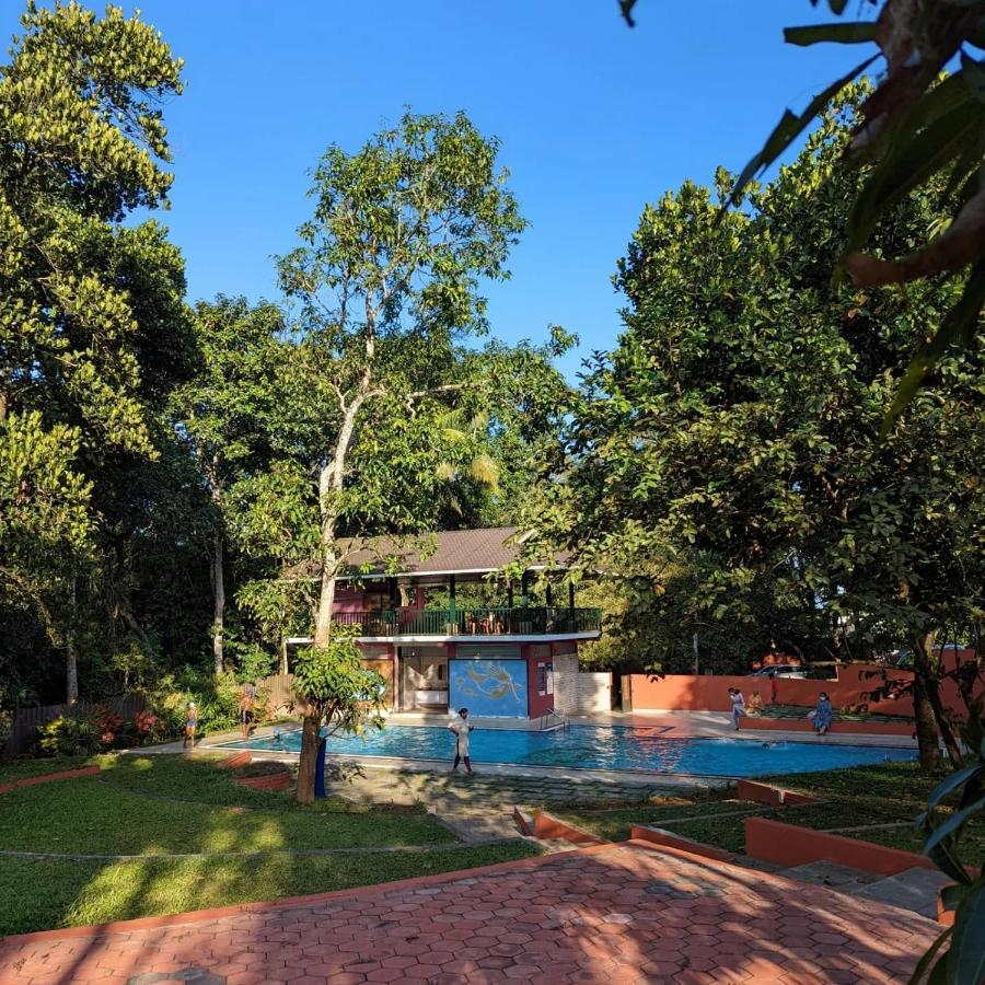 The Wayanad Club Hotel Sultan Bathery Exterior foto