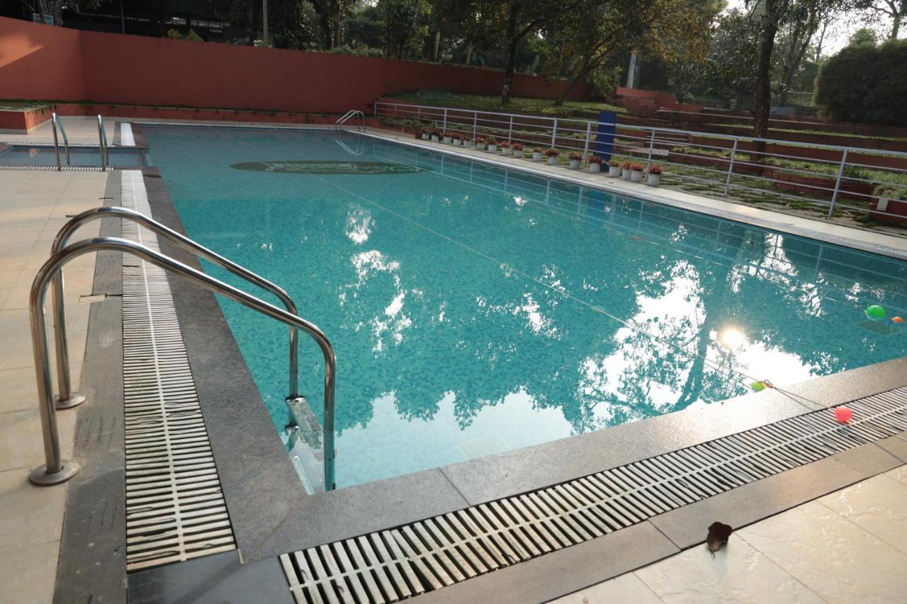 The Wayanad Club Hotel Sultan Bathery Exterior foto